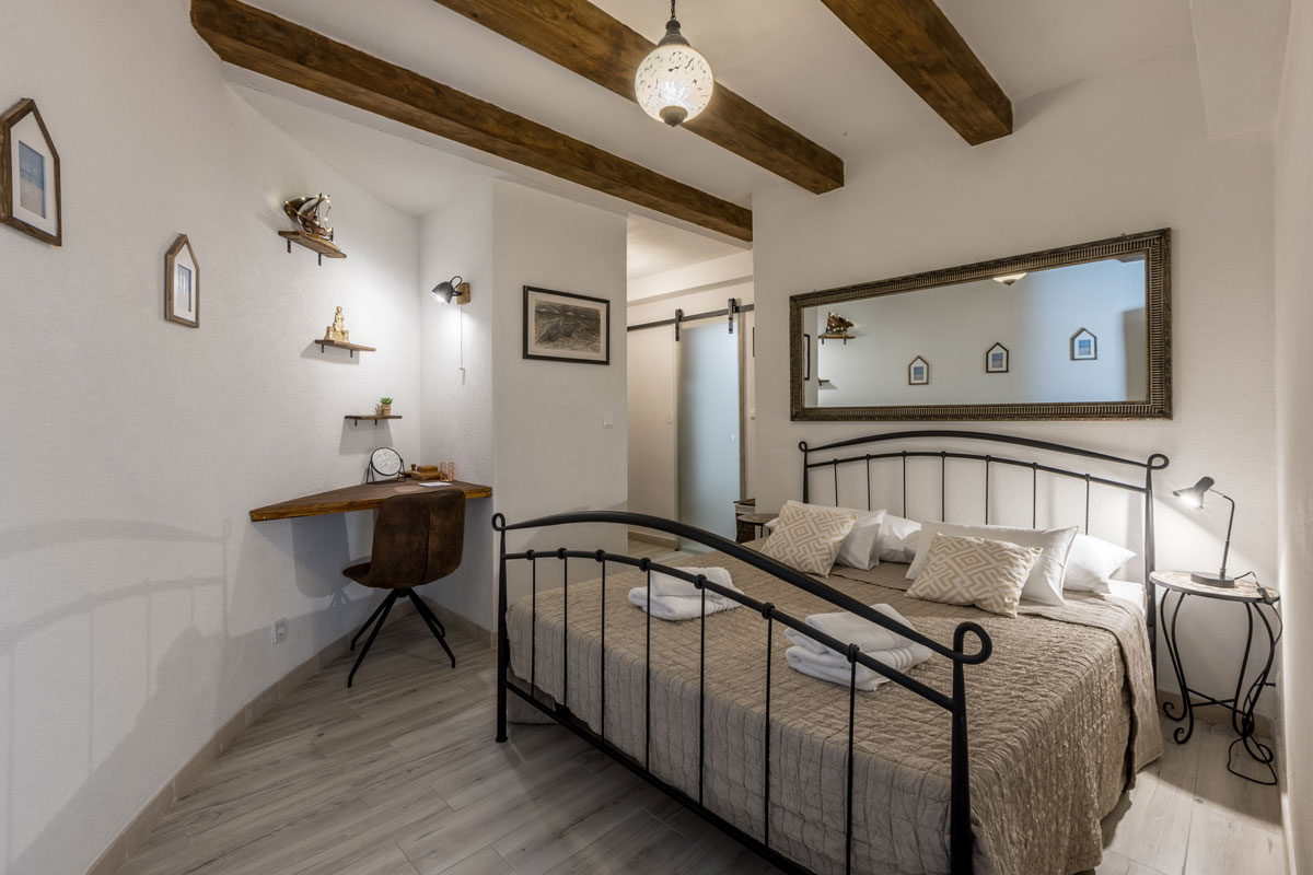 Bedroom I...